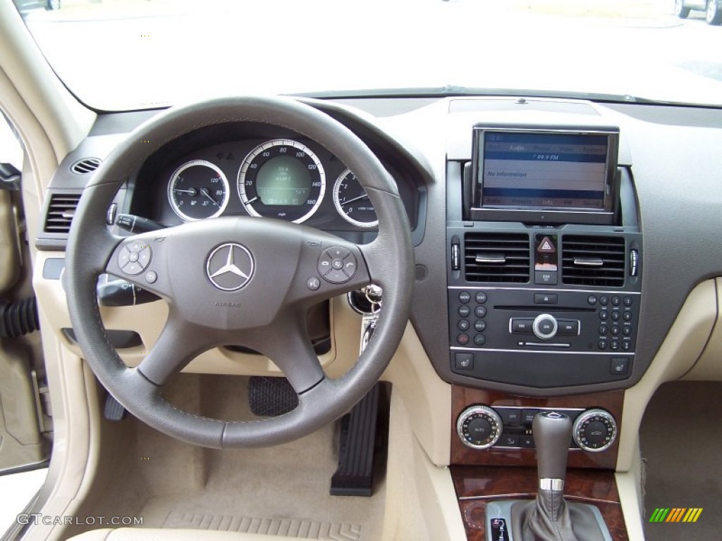 2009 C 300 Luxury - Sand Beige Metallic / Almond/Mocha photo #19