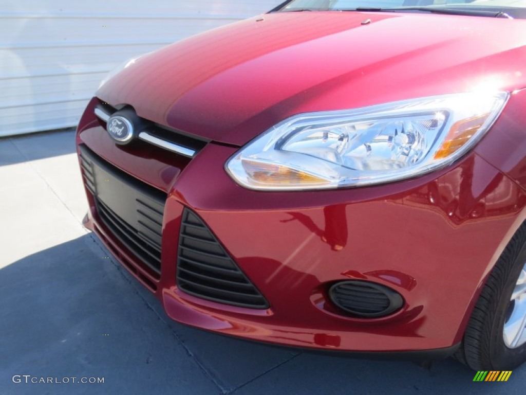 2013 Focus SE Hatchback - Ruby Red / Medium Light Stone photo #9