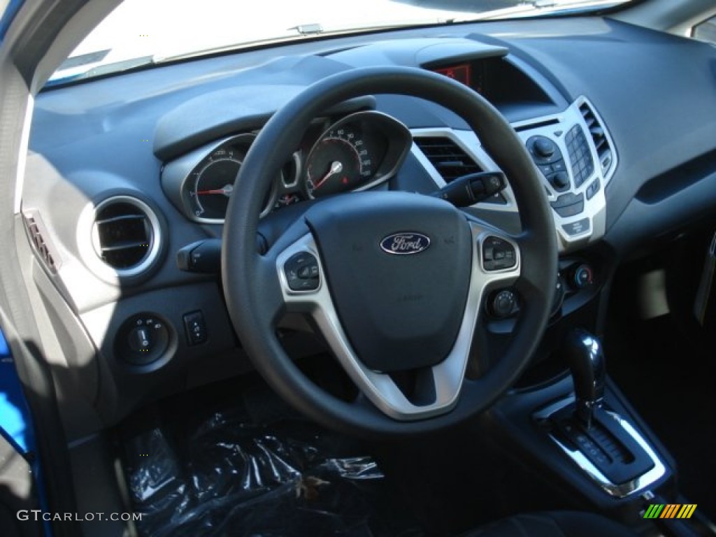 2013 Fiesta SE Sedan - Blue Candy / Charcoal Black photo #10