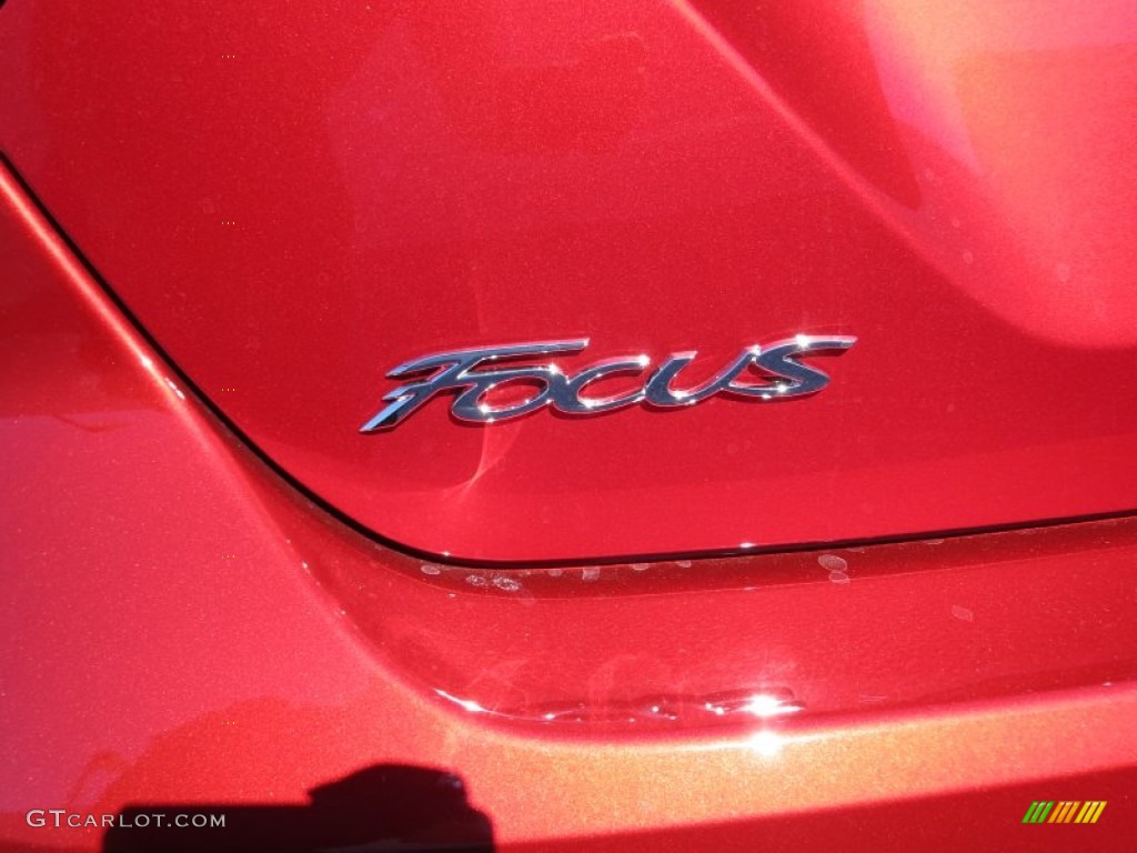 2013 Focus SE Hatchback - Ruby Red / Medium Light Stone photo #12