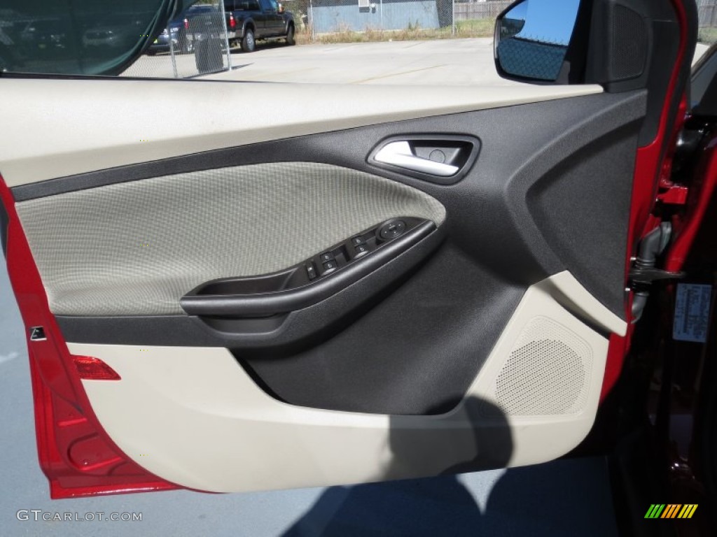 2013 Focus SE Hatchback - Ruby Red / Medium Light Stone photo #19