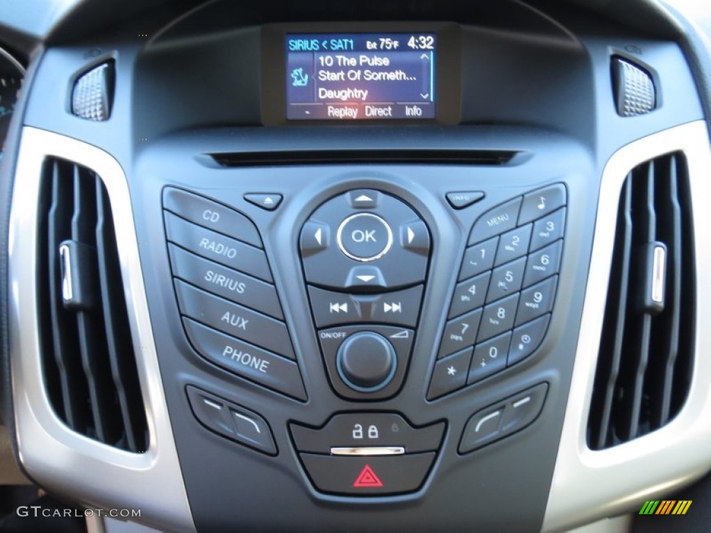 2013 Focus SE Hatchback - Ruby Red / Medium Light Stone photo #24