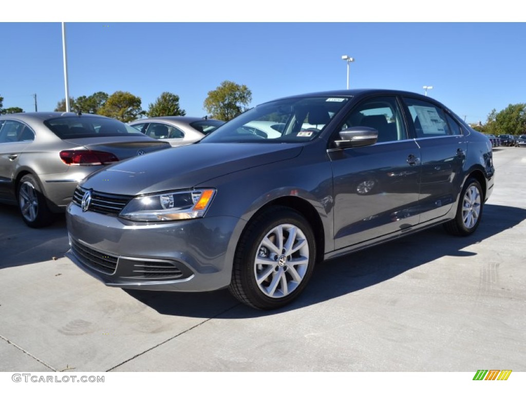 2013 Jetta SE Sedan - Platinum Gray Metallic / Titan Black photo #1