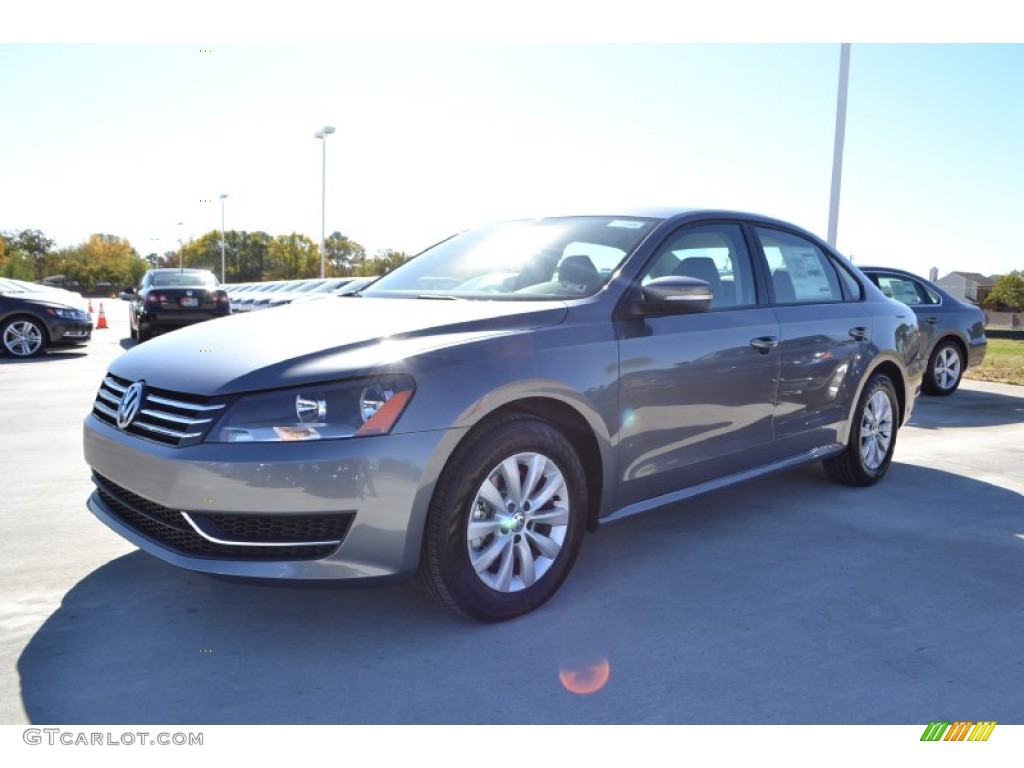 2013 Passat 2.5L S - Platinum Gray Metallic / Moonrock Gray photo #1