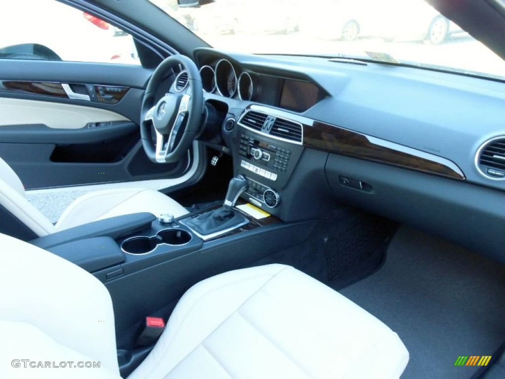 2013 Mercedes-Benz C 350 4Matic Coupe Dashboard Photos