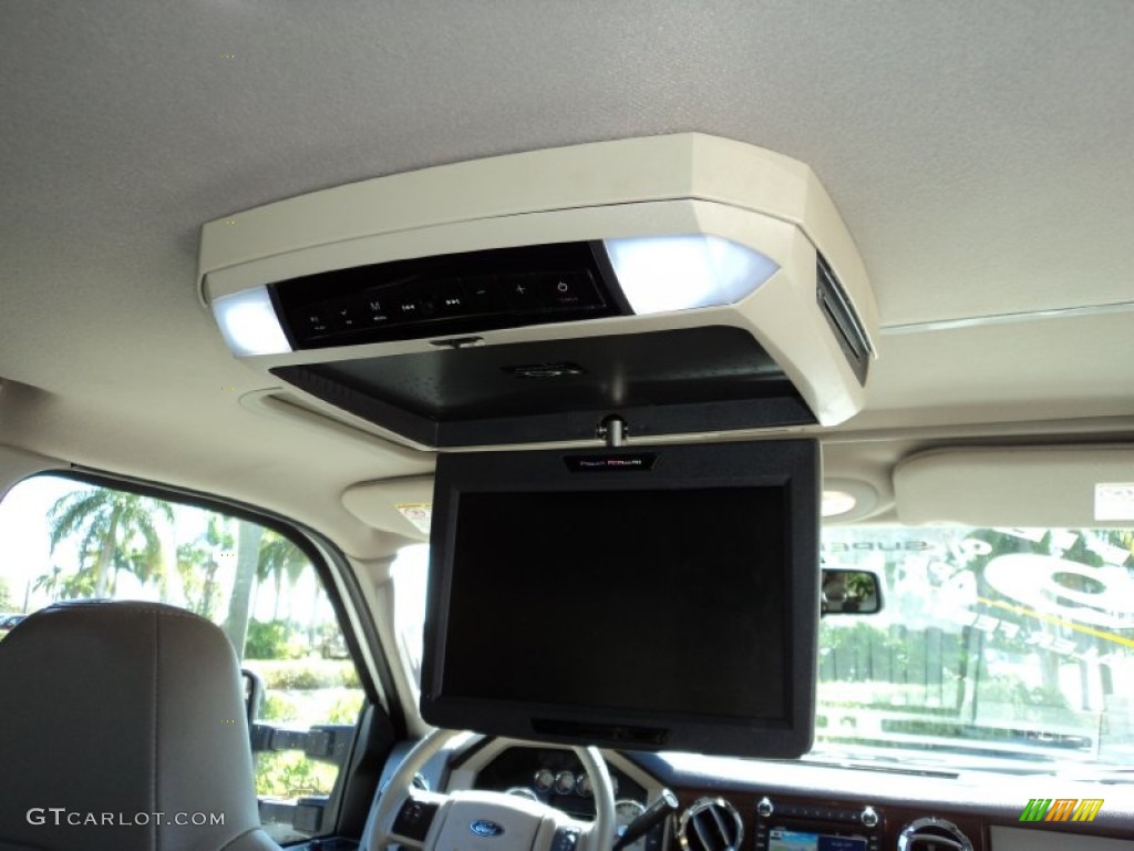 2009 Ford F350 Super Duty Lariat Crew Cab Dually Entertainment System Photos