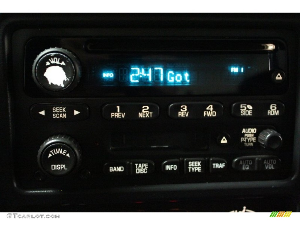 2004 GMC Sierra 2500HD SLE Extended Cab 4x4 Audio System Photo #73316028