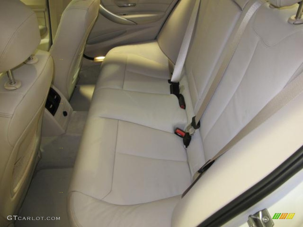 2013 3 Series 328i Sedan - Mineral White Metallic / Oyster photo #8
