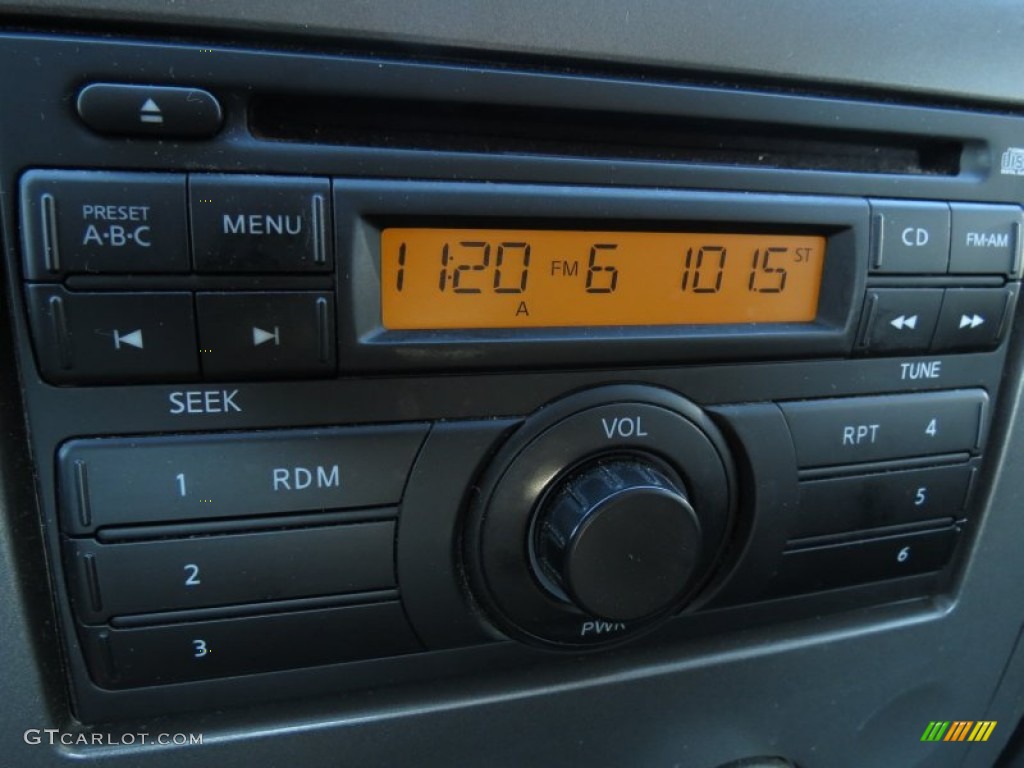 2010 Titan XE King Cab - Red Alert / Charcoal photo #21