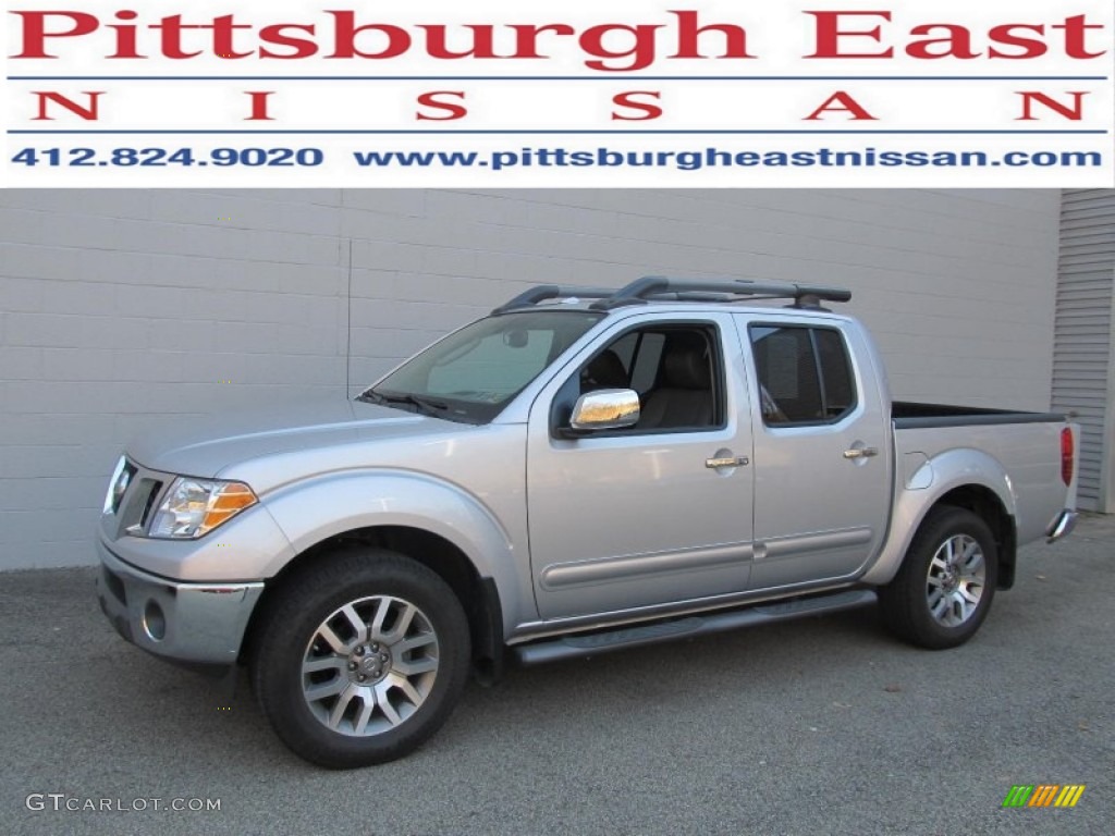 2011 Frontier SL Crew Cab 4x4 - Radiant Silver Metallic / Steel Leather photo #1