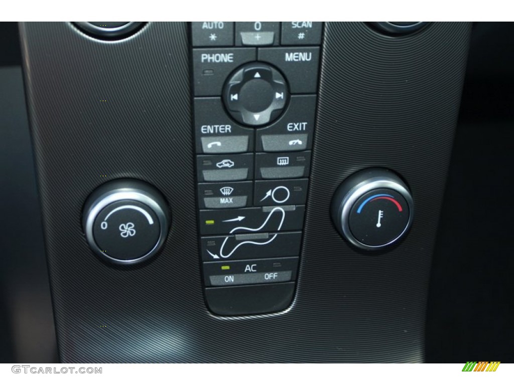 2013 Volvo C30 T5 R-Design Controls Photo #73331655