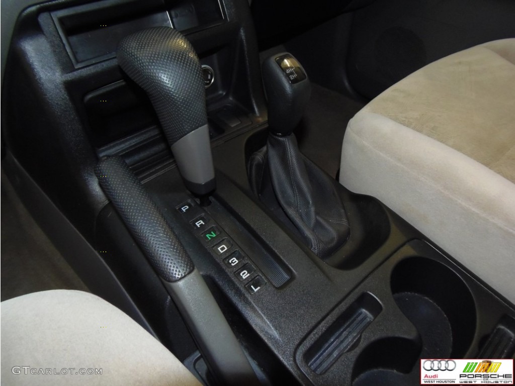 2002 Montero XLS 4x4 - Sudan Beige Metallic / Tan photo #9
