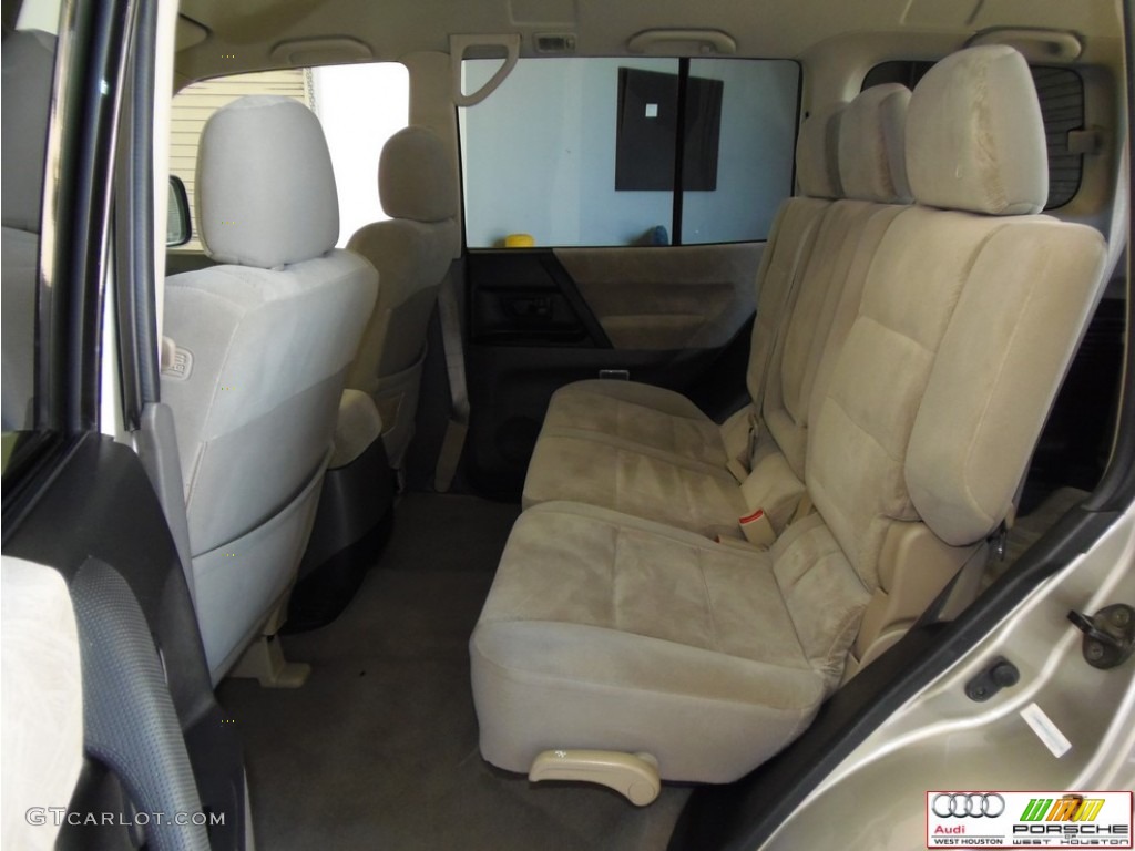 2002 Montero XLS 4x4 - Sudan Beige Metallic / Tan photo #12