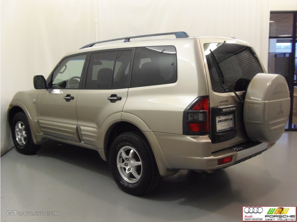 2002 Montero XLS 4x4 - Sudan Beige Metallic / Tan photo #19