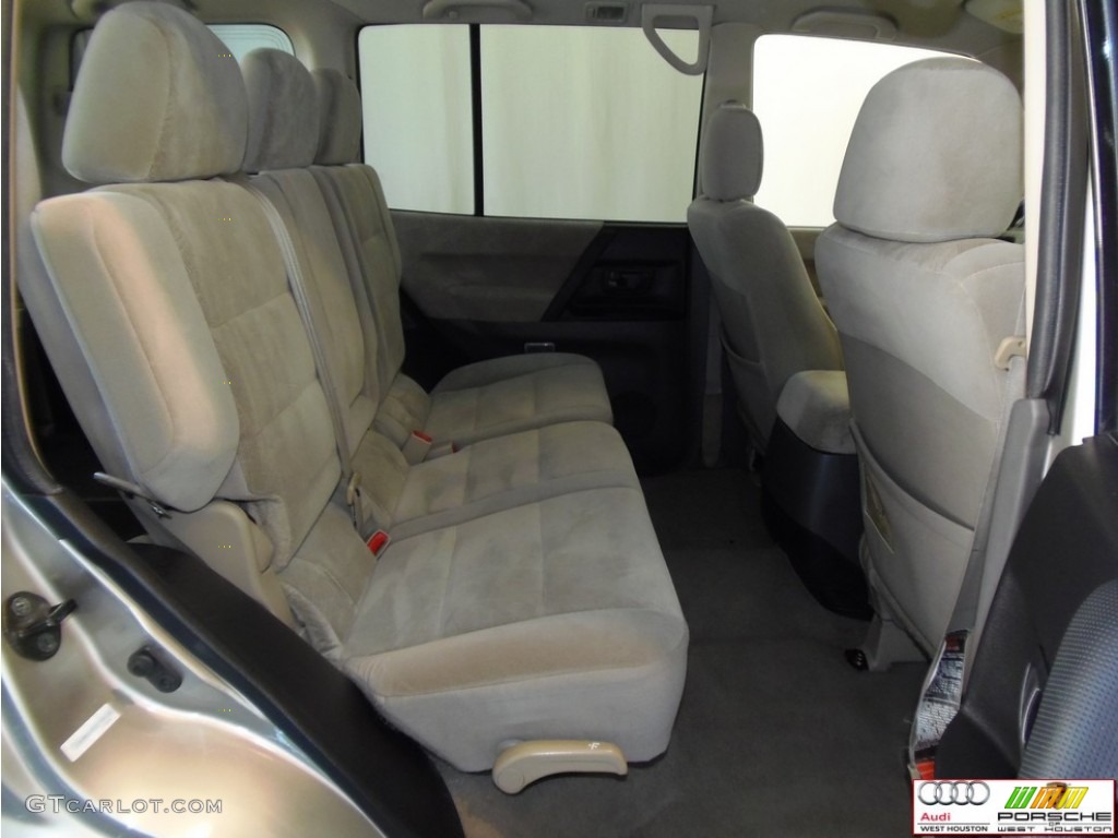 2002 Montero XLS 4x4 - Sudan Beige Metallic / Tan photo #24