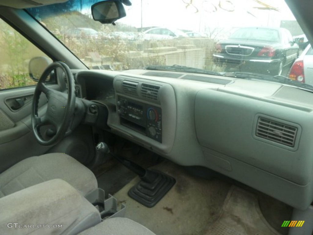 1995 S10 LS Regular Cab - Radar Blue Metallic / Gray photo #7