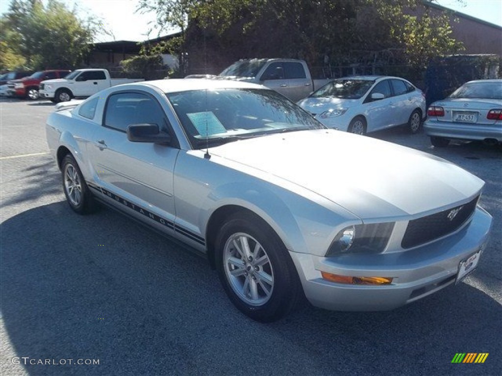 2005 Mustang V6 Premium Coupe - Satin Silver Metallic / Light Graphite photo #1