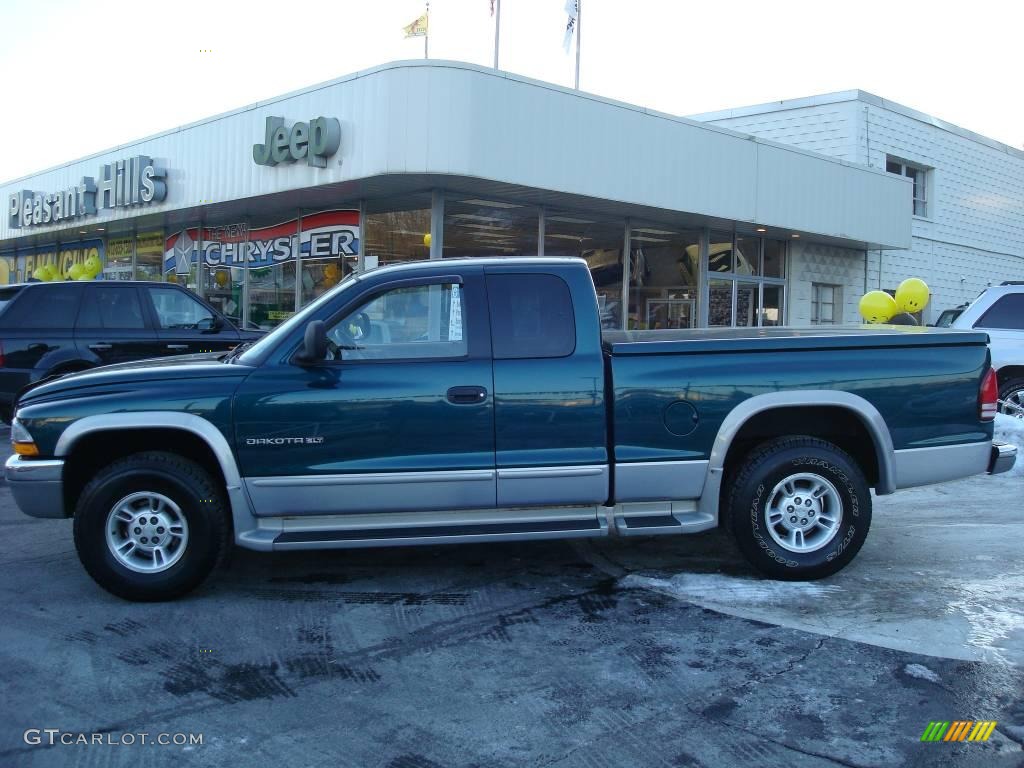 1997 Dakota SLT Extended Cab 4x4 - Emerald Green Metallic / Agate photo #1