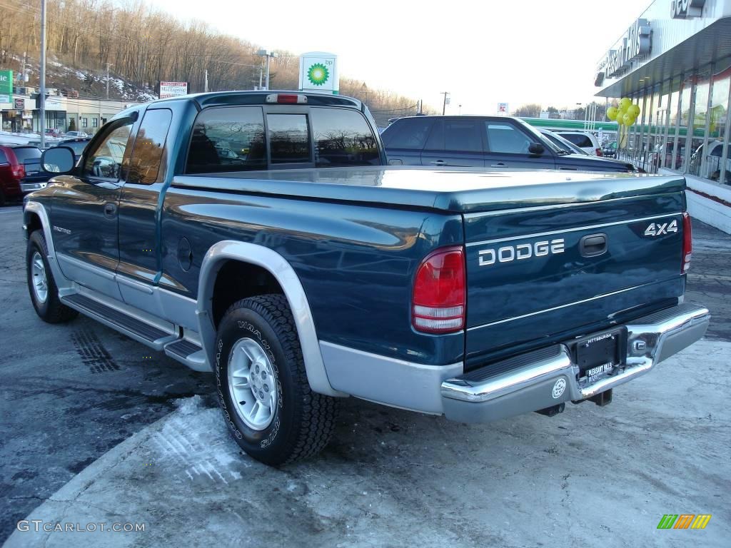 1997 Dakota SLT Extended Cab 4x4 - Emerald Green Metallic / Agate photo #2
