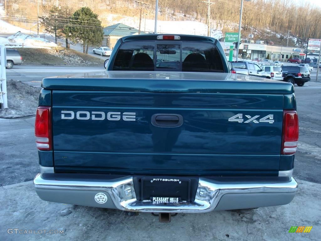 1997 Dakota SLT Extended Cab 4x4 - Emerald Green Metallic / Agate photo #3