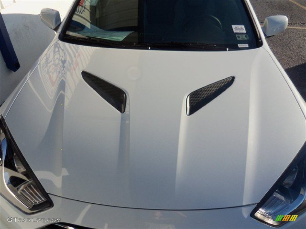2013 Genesis Coupe 2.0T Premium - Monaco White / Gray Leather/Gray Cloth photo #5