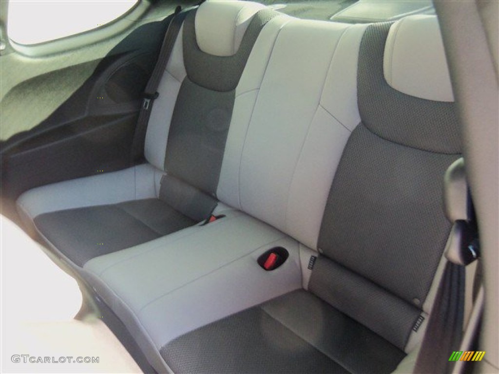 2013 Genesis Coupe 2.0T Premium - Monaco White / Gray Leather/Gray Cloth photo #15