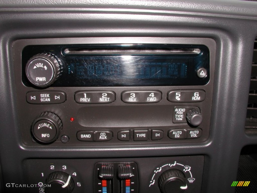 2006 Chevrolet Silverado 1500 LT Crew Cab 4x4 Audio System Photo #73350354