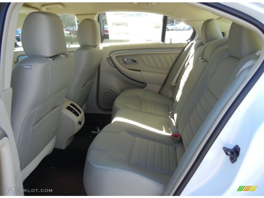 2013 Ford Taurus SE Rear Seat Photo #73352202