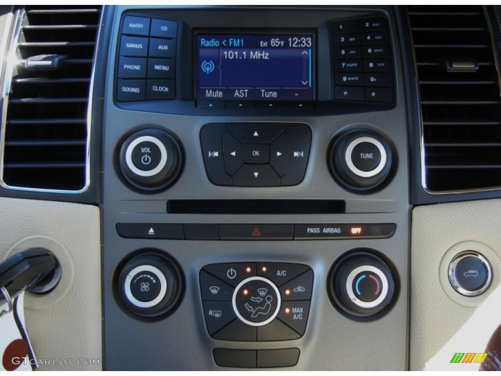2013 Ford Taurus SE Controls Photo #73352267