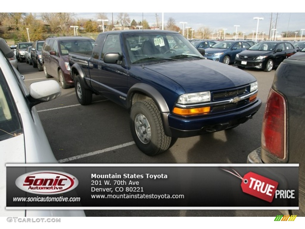 2003 S10 ZR2 Extended Cab 4x4 - Indigo Blue Metallic / Graphite photo #1