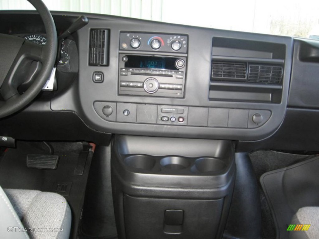 2013 Express LT 1500 AWD Passenger Van - Victory Red / Medium Pewter photo #11