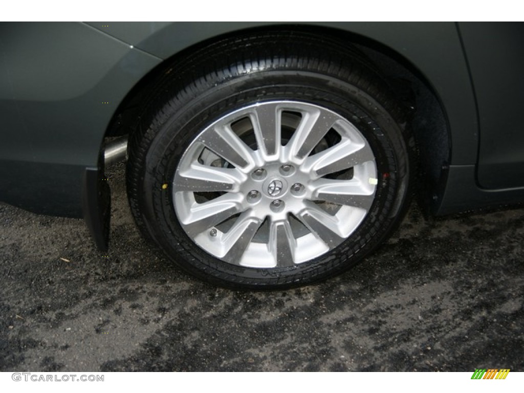 2013 Toyota Sienna LE AWD Wheel Photo #73359897