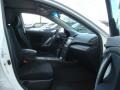 Super White - Camry SE Photo No. 8