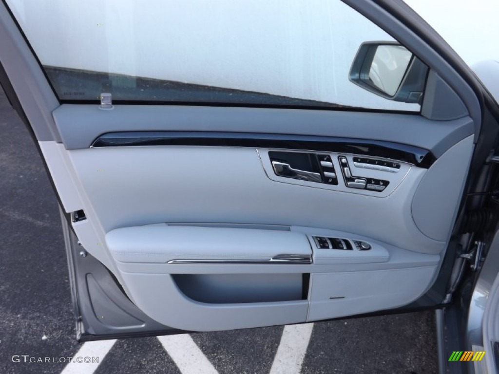 2013 Mercedes-Benz S 550 4Matic Sedan Ash/Grey Door Panel Photo #73362280