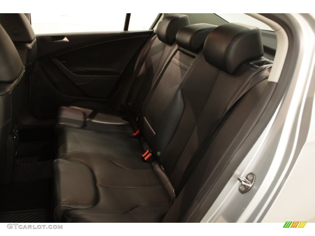 2010 Passat Komfort Sedan - Reflex Silver Metallic / Black photo #21