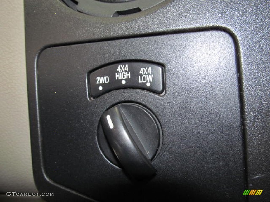 2008 Ford F350 Super Duty XL Crew Cab 4x4 Controls Photo #73364815