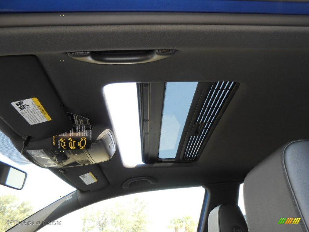 2013 Volkswagen Golf R 2 Door 4Motion Sunroof Photos