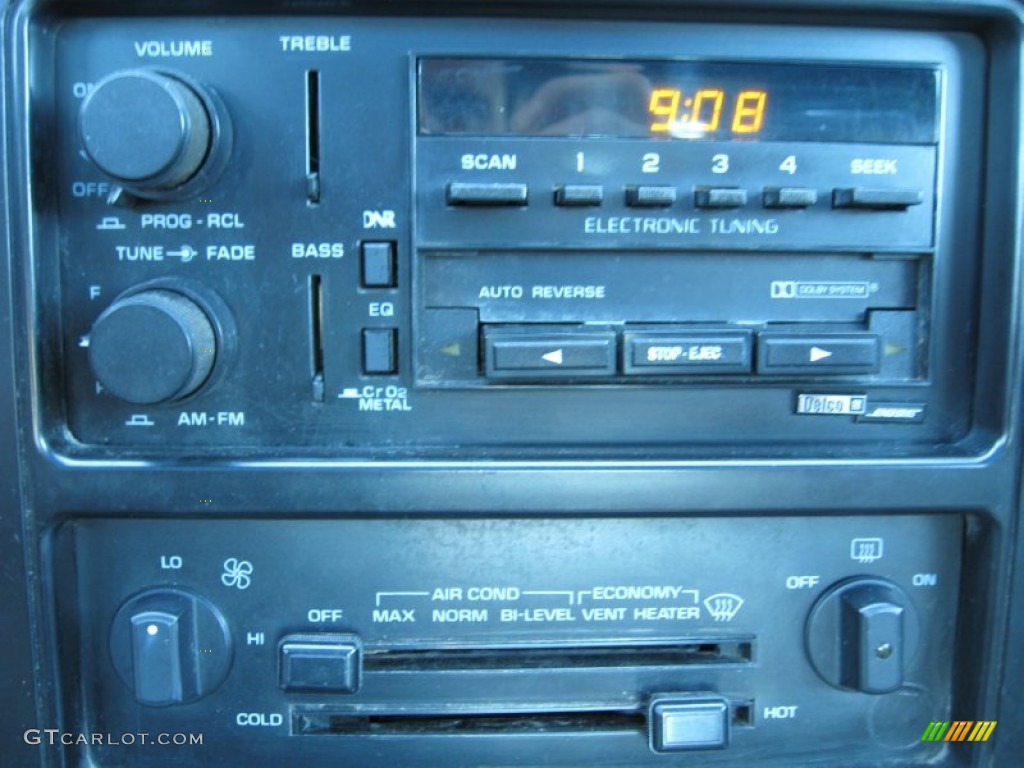 1984 Chevrolet Corvette Coupe Controls Photo #73370801