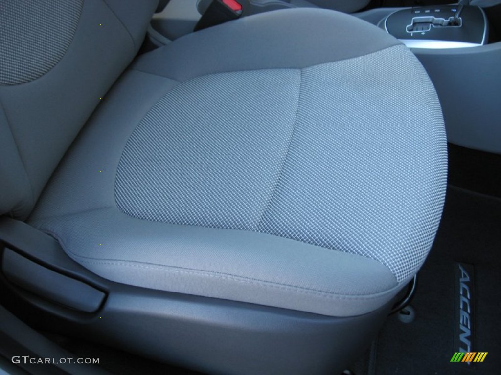 2013 Accent GLS 4 Door - Ironman Silver / Gray photo #20