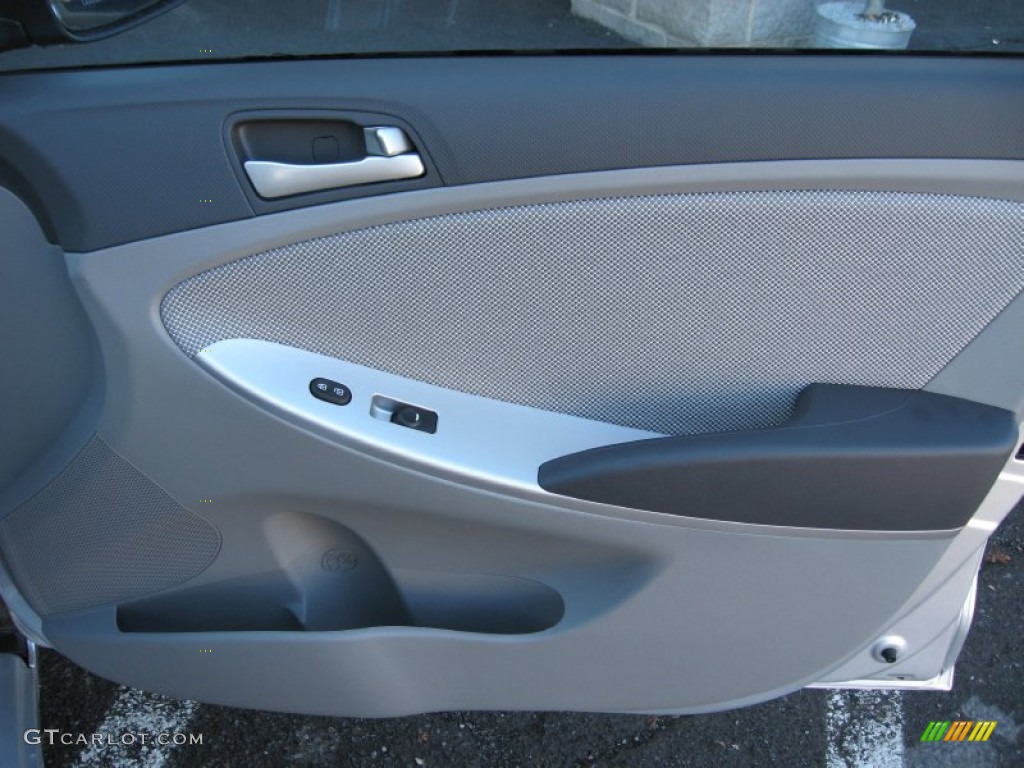 2013 Accent GLS 4 Door - Ironman Silver / Gray photo #21