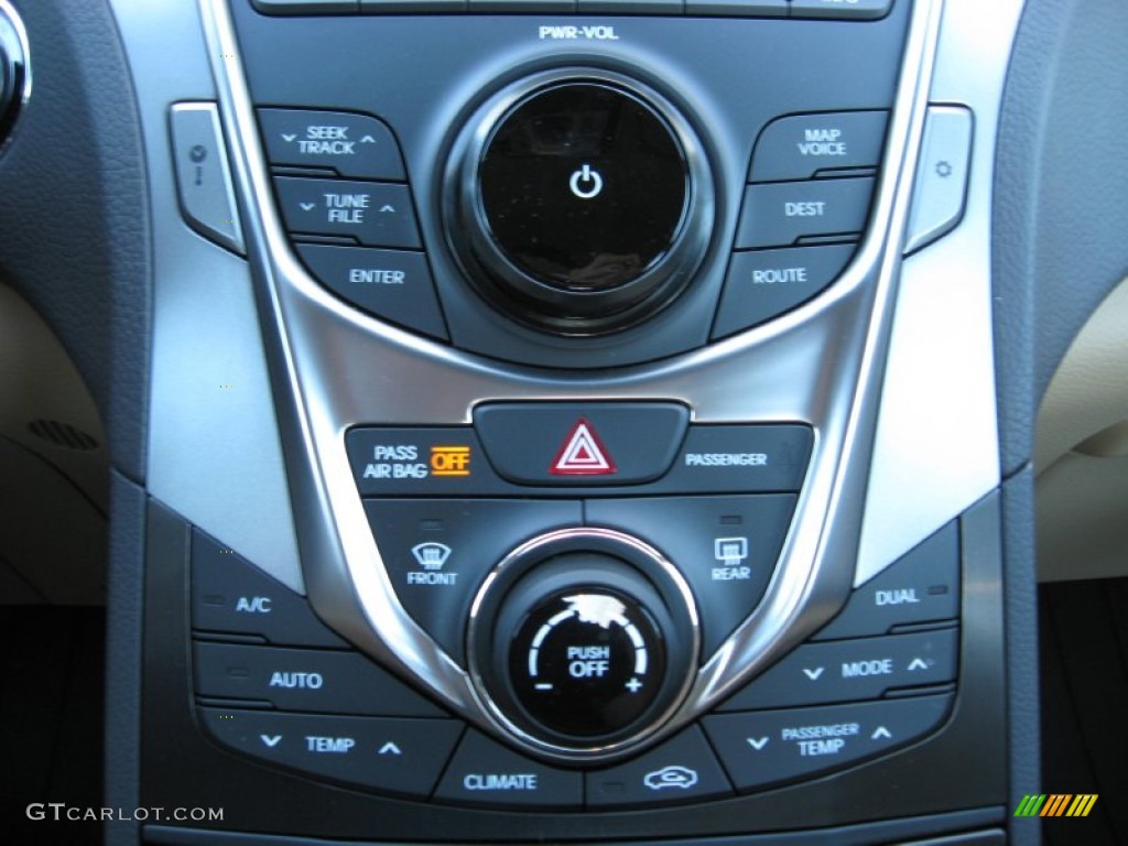 2013 Hyundai Azera Standard Azera Model Controls Photo #73376081