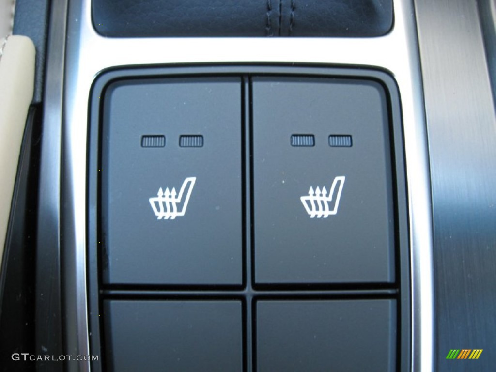 2013 Hyundai Azera Standard Azera Model Controls Photo #73376102