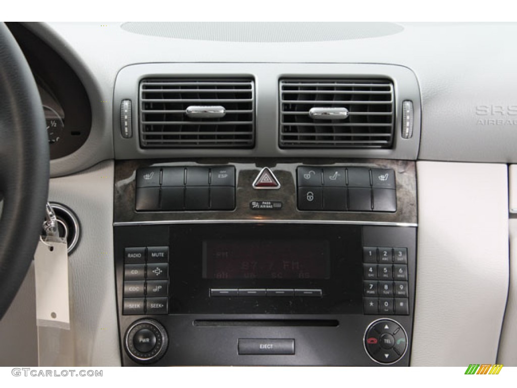 2007 Mercedes-Benz C 230 Sport Controls Photo #73378644