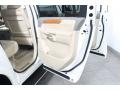 Tuscan White Pearl - QX 56 4WD Photo No. 14