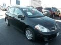 Super Black - Versa 1.8 SL Hatchback Photo No. 1