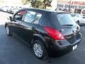 Super Black - Versa 1.8 SL Hatchback Photo No. 5