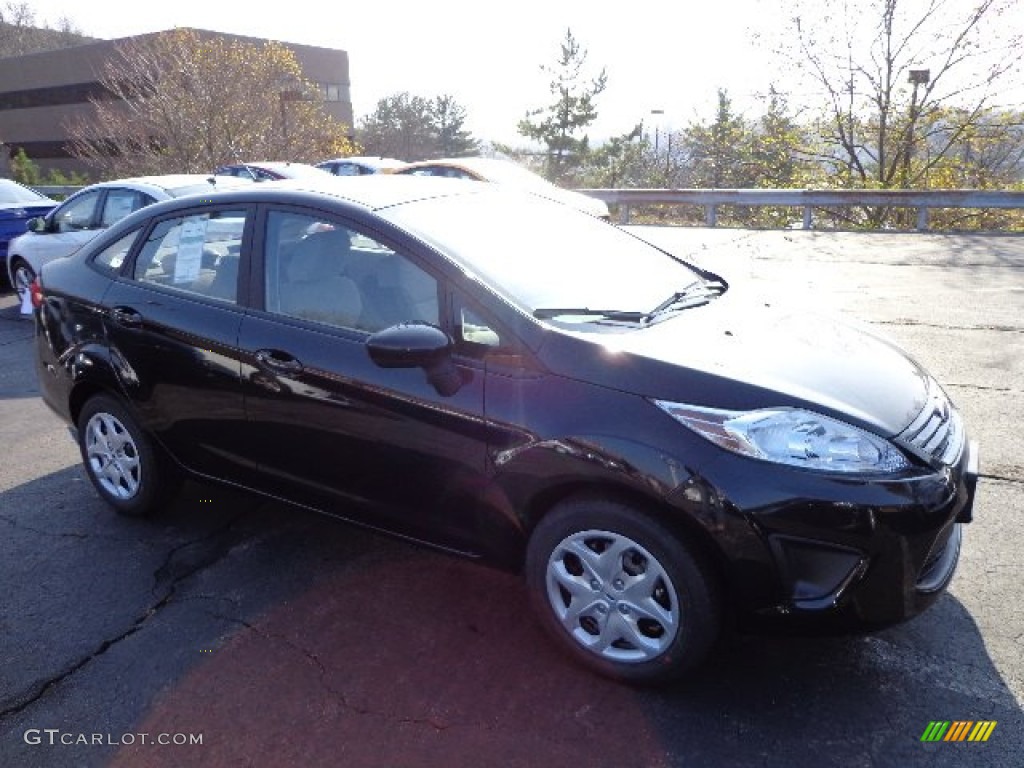 2013 Fiesta S Sedan - Tuxedo Black / Charcoal Black/Light Stone photo #1