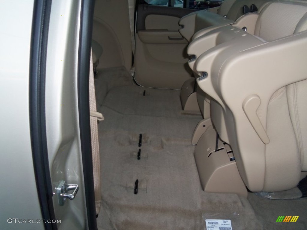 2013 Suburban LS 4x4 - Champagne Silver Metallic / Light Cashmere/Dark Cashmere photo #41