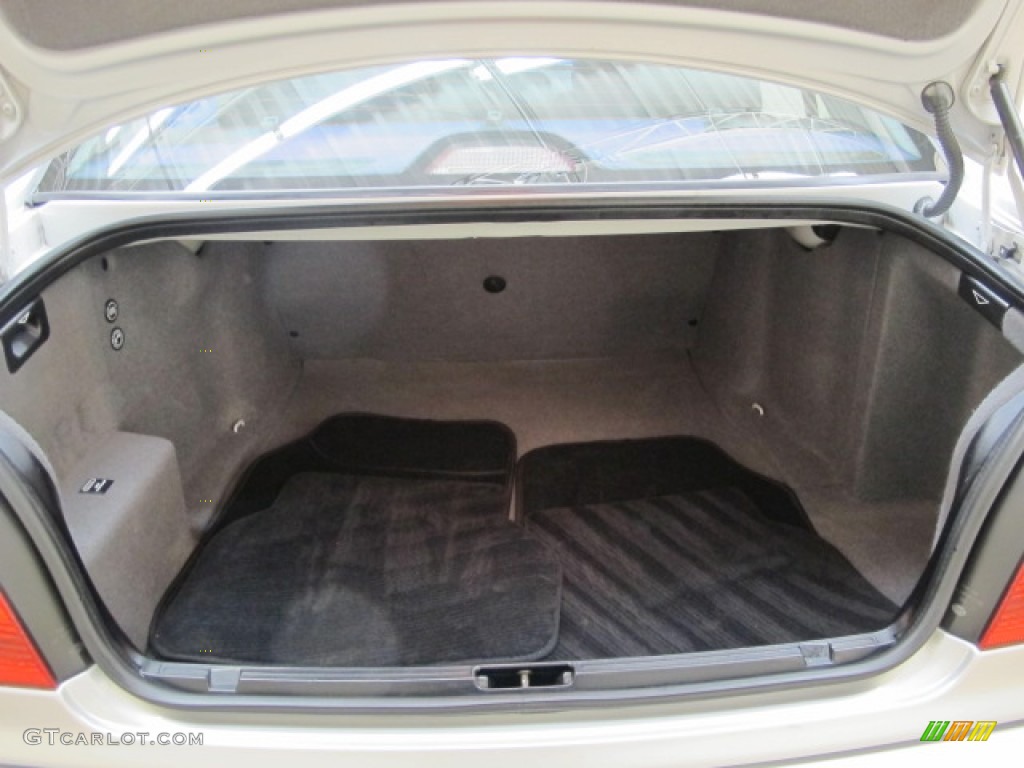 2003 BMW 5 Series 525i Sedan Trunk Photo #73385675