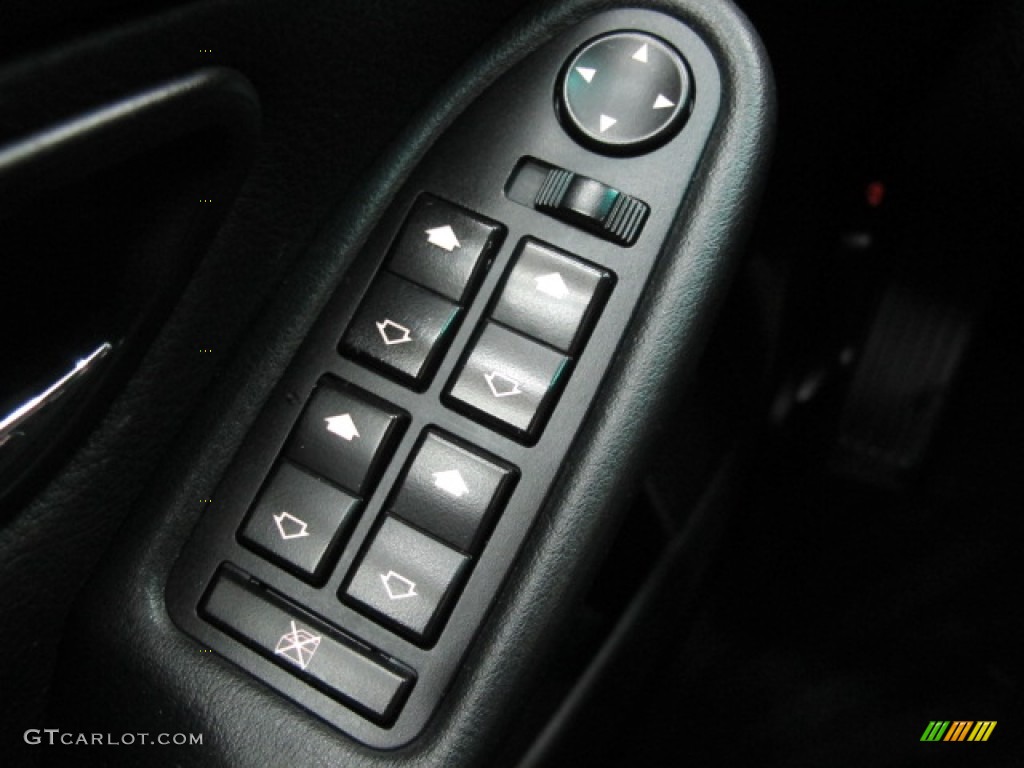 2003 BMW 5 Series 525i Sedan Controls Photo #73386251